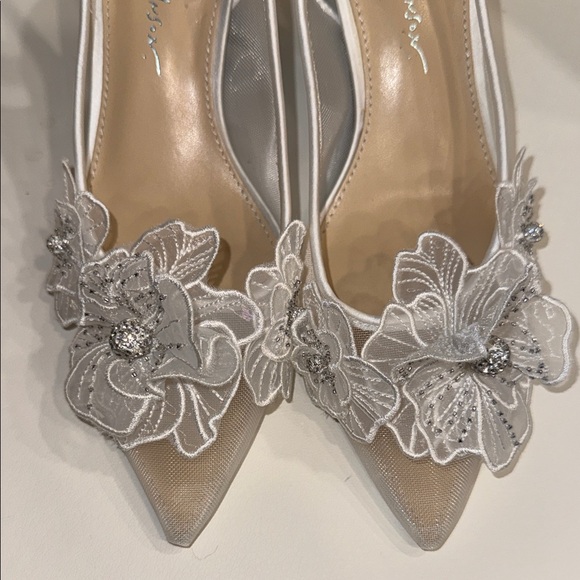Betsey Johnson Silver Floral Slingback Heels - Picture 5 of 8